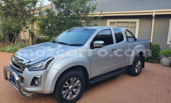 Comprar Usado Isuzu D-MAX Prata Carro em Chifunde em Tete Comprar Usado Isuzu D-MAX Prata Carro em Chifunde em Tete