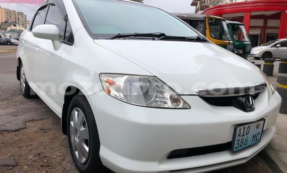 Nunua Ilio tumika Honda Fit Aria Nyeupe Gari ndani ya Maputo nchini Maputo