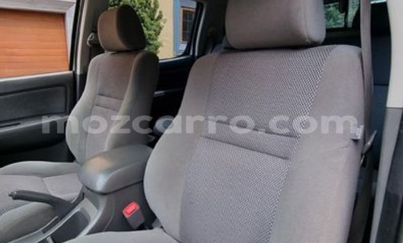 Tenga Tsaru Toyota Hilux Chena Mota in Angoche in Nampula Tenga Tsaru Toyota Hilux Chena Mota in Angoche in Nampula