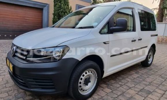Buy Used Volkswagen Caddy White Car in Inhaminga in Sofala