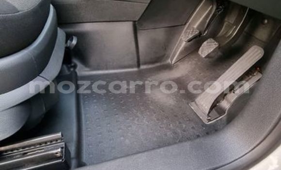 Tenga Tsaru Volkswagen Caddy Chena Mota in Inhaminga in Sofala Tenga Tsaru Volkswagen Caddy Chena Mota in Inhaminga in Sofala