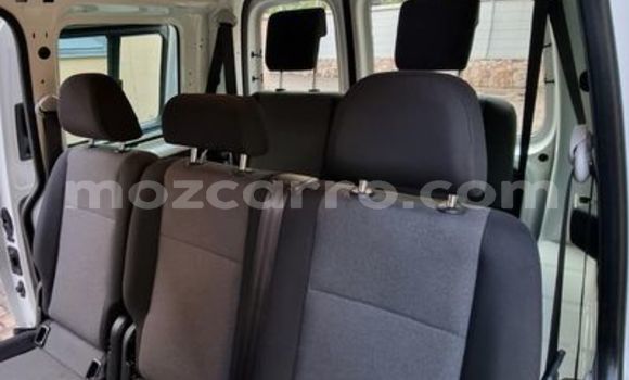 Tenga Tsaru Volkswagen Caddy Chena Mota in Inhaminga in Sofala Tenga Tsaru Volkswagen Caddy Chena Mota in Inhaminga in Sofala