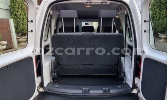 Tenga Tsaru Volkswagen Caddy Chena Mota in Inhaminga in Sofala Tenga Tsaru Volkswagen Caddy Chena Mota in Inhaminga in Sofala