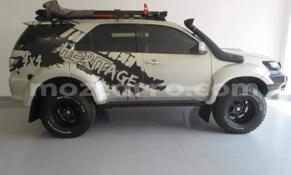Comprar Usado Toyota Fortuner Branco Carro em Maputo em Maputo Comprar Usado Toyota Fortuner Branco Carro em Maputo em Maputo