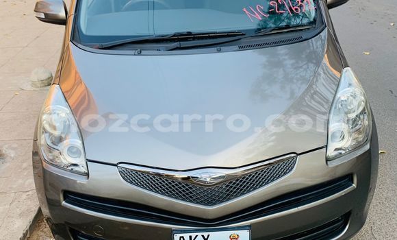 Comprar Usado Toyota Ractis Bege Carro em Maputo em Maputo