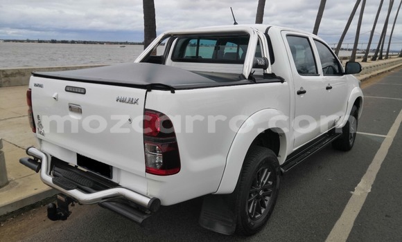 Nunua Ilio tumika Toyota Hilux Nyeupe Gari ndani ya Maputo nchini Maputo Nunua Ilio tumika Toyota Hilux Nyeupe Gari ndani ya Maputo nchini Maputo