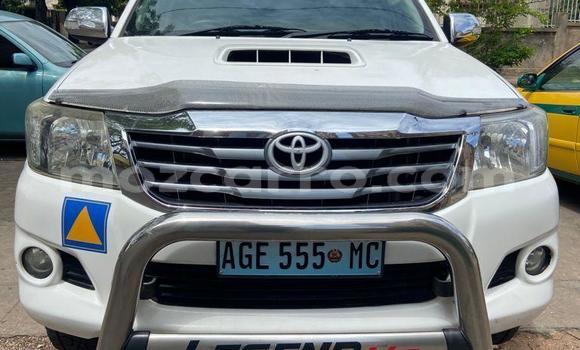Buy Used Toyota Hilux White Car in Maputo in Maputo