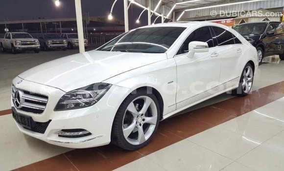 Buy Import Mercedes‒Benz 190 (W201) White Car in Import - Dubai in Cabo Delgado Buy Import Mercedes‒Benz 190 (W201) White Car in Import - Dubai in Cabo Delgado