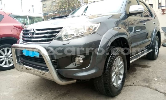 Nunua Ilio tumika Toyota Fortuner Fedha Gari ndani ya Maputo nchini Maputo Nunua Ilio tumika Toyota Fortuner Fedha Gari ndani ya Maputo nchini Maputo