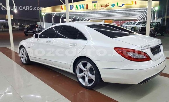 Buy Import Mercedes‒Benz 190 (W201) White Car in Import - Dubai in Cabo Delgado Buy Import Mercedes‒Benz 190 (W201) White Car in Import - Dubai in Cabo Delgado