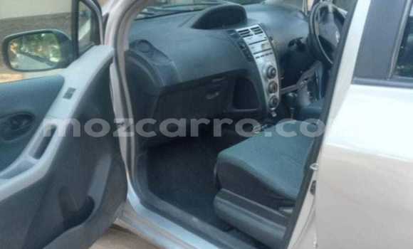 Nunua Ilio tumika Toyota Vitz Fedha Gari ndani ya Maputo nchini Maputo Nunua Ilio tumika Toyota Vitz Fedha Gari ndani ya Maputo nchini Maputo