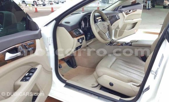Buy Import Mercedes‒Benz 190 (W201) White Car in Import - Dubai in Cabo Delgado Buy Import Mercedes‒Benz 190 (W201) White Car in Import - Dubai in Cabo Delgado