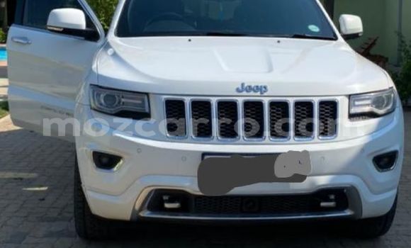 Tenga Tsaru Jeep Grand Cherokee Chena Mota in Maputo in Maputo