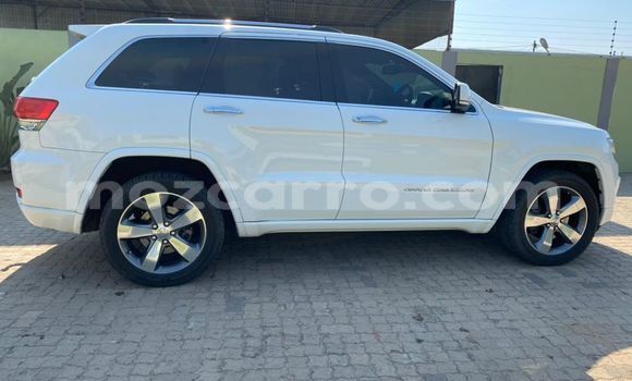 Nunua Ilio tumika Jeep Grand Cherokee Nyeupe Gari ndani ya Maputo nchini Maputo Nunua Ilio tumika Jeep Grand Cherokee Nyeupe Gari ndani ya Maputo nchini Maputo