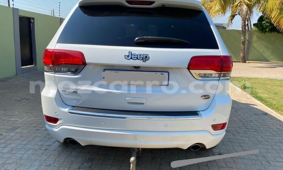 Nunua Ilio tumika Jeep Grand Cherokee Nyeupe Gari ndani ya Maputo nchini Maputo Nunua Ilio tumika Jeep Grand Cherokee Nyeupe Gari ndani ya Maputo nchini Maputo
