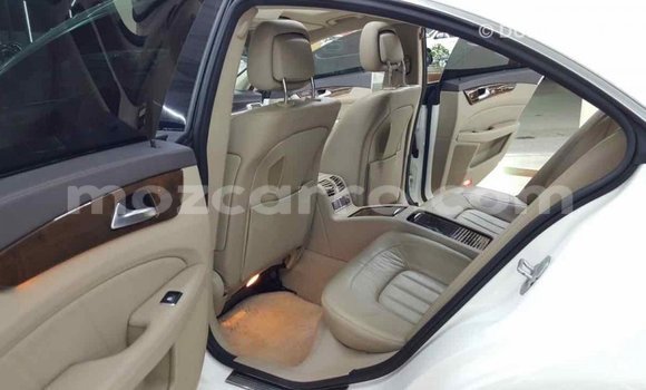 Buy Import Mercedes‒Benz 190 (W201) White Car in Import - Dubai in Cabo Delgado Buy Import Mercedes‒Benz 190 (W201) White Car in Import - Dubai in Cabo Delgado