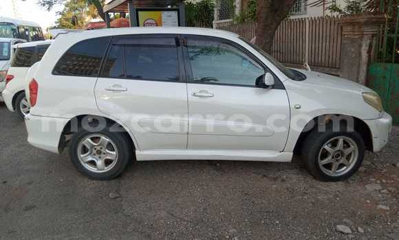 Nunua Ilio tumika Toyota RAV4 Nyeupe Gari ndani ya Maputo nchini Maputo Nunua Ilio tumika Toyota RAV4 Nyeupe Gari ndani ya Maputo nchini Maputo