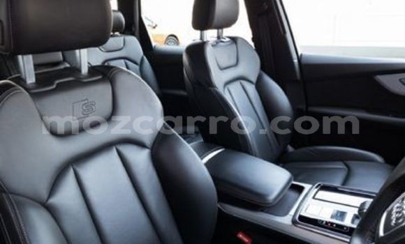 Tenga Tsaru Audi Q7 Tsvuku Mota in Inhambane in Inhambane Tenga Tsaru Audi Q7 Tsvuku Mota in Inhambane in Inhambane