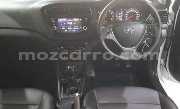 Nunua Ilio tumika Hyundai i20 Nyeupe Gari ndani ya Maputo nchini Maputo Nunua Ilio tumika Hyundai i20 Nyeupe Gari ndani ya Maputo nchini Maputo