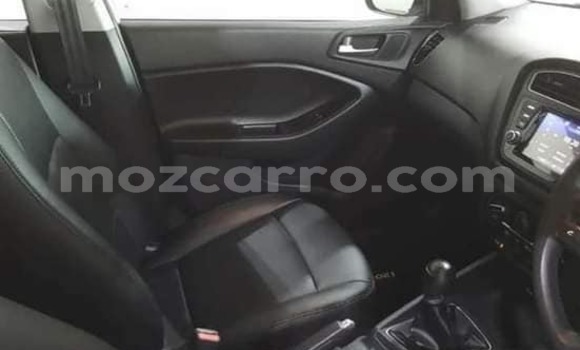 Nunua Ilio tumika Hyundai i20 Nyeupe Gari ndani ya Maputo nchini Maputo Nunua Ilio tumika Hyundai i20 Nyeupe Gari ndani ya Maputo nchini Maputo