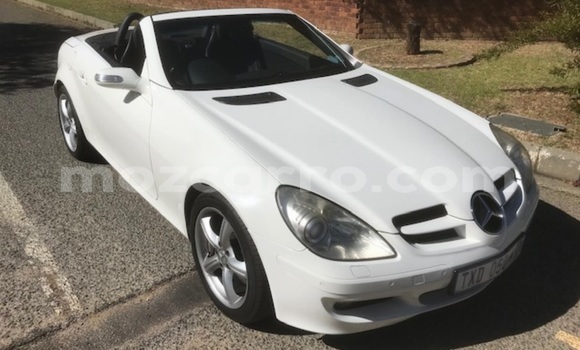 Comprar Usado Mercedes‒Benz SLK-Class Branco Carro em Maputo em Maputo