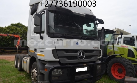 Comprar Usado Mercedes‒Benz 2644 Branco Caminhão em Maputo em Maputo