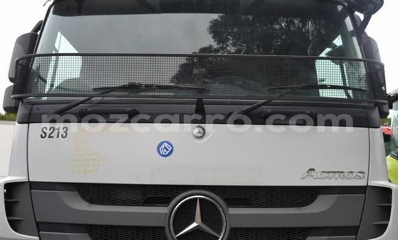 Comprar Usado Mercedes‒Benz 2644 Branco Caminhão em Maputo em Maputo Comprar Usado Mercedes‒Benz 2644 Branco Caminhão em Maputo em Maputo
