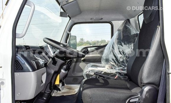 Comprar Importar Mitsubishi Canter Branco Caminhão em Import - Dubai em Cabo Delgado Comprar Importar Mitsubishi Canter Branco Caminhão em Import - Dubai em Cabo Delgado