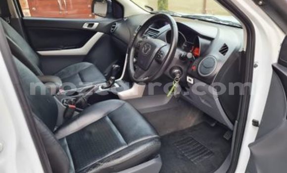 Tenga Tsaru Mazda BT-50 Zvimwe Mota in Maputo in Maputo Tenga Tsaru Mazda BT-50 Zvimwe Mota in Maputo in Maputo