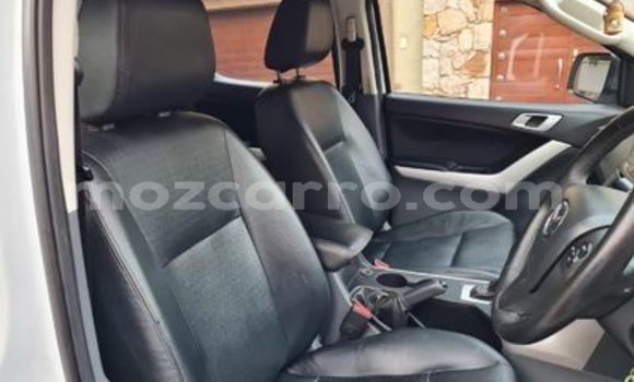 Tenga Tsaru Mazda BT-50 Zvimwe Mota in Maputo in Maputo Tenga Tsaru Mazda BT-50 Zvimwe Mota in Maputo in Maputo