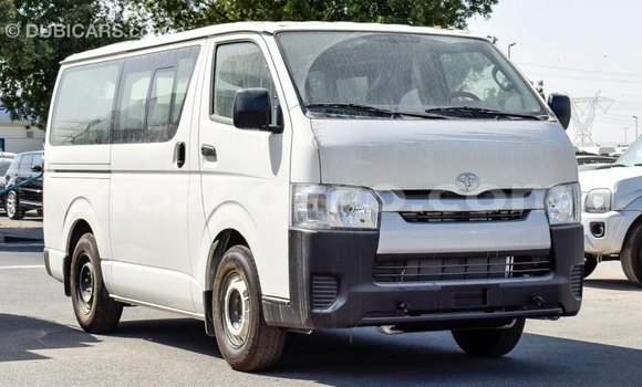 Comprar Importar Toyota Hiace Branco Carro em Import - Dubai em Cabo Delgado Comprar Importar Toyota Hiace Branco Carro em Import - Dubai em Cabo Delgado