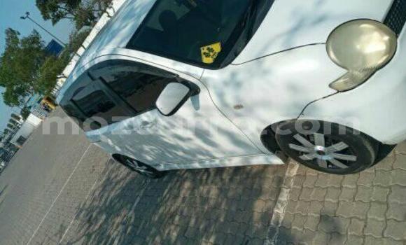 Buy Used Toyota Porte White Car in Maputo in Maputo Buy Used Toyota Porte White Car in Maputo in Maputo