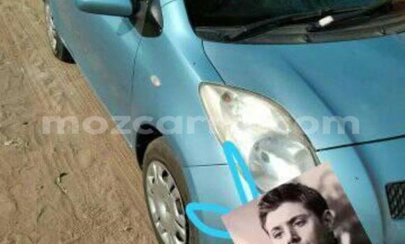 Comprar Usado Toyota Vitz Azul Carro em Maputo em Maputo