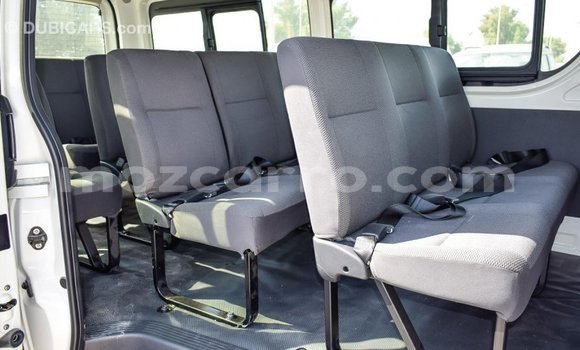 Comprar Importar Toyota Hiace Branco Carro em Import - Dubai em Cabo Delgado Comprar Importar Toyota Hiace Branco Carro em Import - Dubai em Cabo Delgado