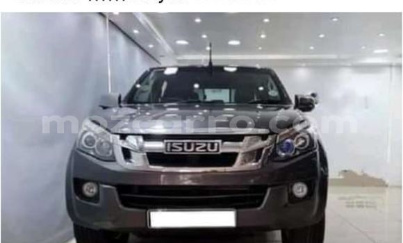 Comprar Usado Isuzu KB Prata Carro em Maputo em Maputo