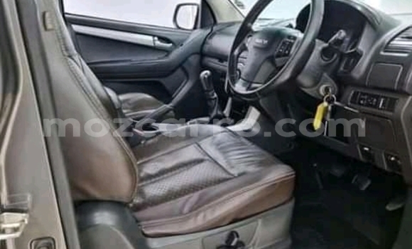 Tenga Tsaru Isuzu KB Sirivha Mota in Maputo in Maputo Tenga Tsaru Isuzu KB Sirivha Mota in Maputo in Maputo