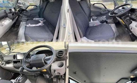 Nunua Ilio tumika Toyota Dyna Nyeupe Gari ndani ya Maputo nchini Maputo Nunua Ilio tumika Toyota Dyna Nyeupe Gari ndani ya Maputo nchini Maputo