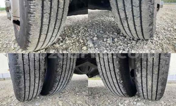 Nunua Ilio tumika Toyota Dyna Nyeupe Gari ndani ya Maputo nchini Maputo Nunua Ilio tumika Toyota Dyna Nyeupe Gari ndani ya Maputo nchini Maputo