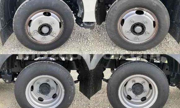 Nunua Ilio tumika Toyota Dyna Nyeupe Gari ndani ya Maputo nchini Maputo Nunua Ilio tumika Toyota Dyna Nyeupe Gari ndani ya Maputo nchini Maputo