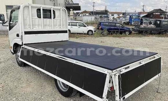 Nunua Ilio tumika Toyota Dyna Nyeupe Gari ndani ya Maputo nchini Maputo Nunua Ilio tumika Toyota Dyna Nyeupe Gari ndani ya Maputo nchini Maputo