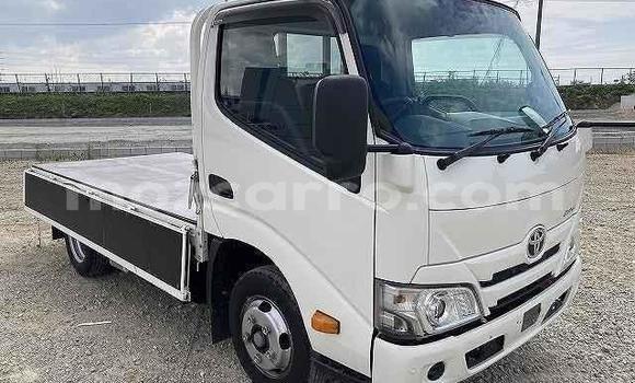Nunua Ilio tumika Toyota Dyna Nyeupe Gari ndani ya Maputo nchini Maputo Nunua Ilio tumika Toyota Dyna Nyeupe Gari ndani ya Maputo nchini Maputo