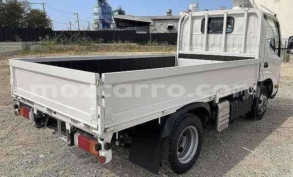 Nunua Ilio tumika Toyota Dyna Nyeupe Gari ndani ya Maputo nchini Maputo Nunua Ilio tumika Toyota Dyna Nyeupe Gari ndani ya Maputo nchini Maputo