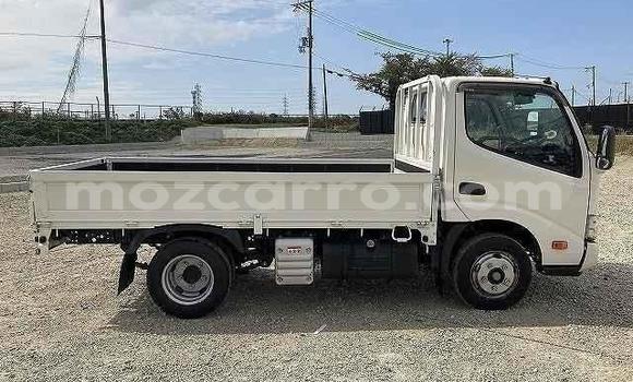Nunua Ilio tumika Toyota Dyna Nyeupe Gari ndani ya Maputo nchini Maputo Nunua Ilio tumika Toyota Dyna Nyeupe Gari ndani ya Maputo nchini Maputo