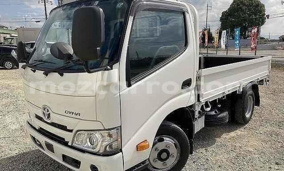 Nunua Ilio tumika Toyota Dyna Nyeupe Gari ndani ya Maputo nchini Maputo Nunua Ilio tumika Toyota Dyna Nyeupe Gari ndani ya Maputo nchini Maputo