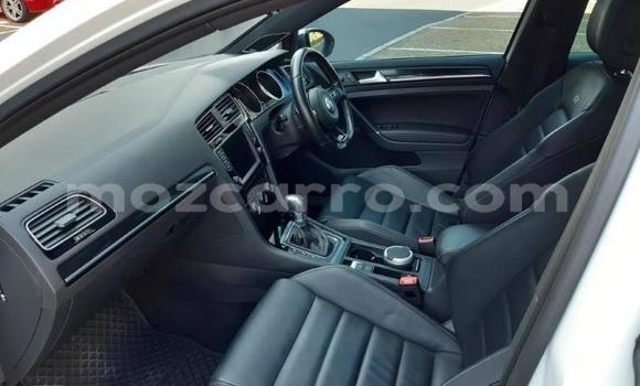 Nunua Ilio tumika Volkswagen Golf Nyeupe Gari ndani ya Maputo nchini Maputo Nunua Ilio tumika Volkswagen Golf Nyeupe Gari ndani ya Maputo nchini Maputo