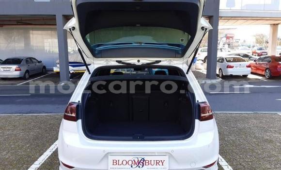 Nunua Ilio tumika Volkswagen Golf Nyeupe Gari ndani ya Maputo nchini Maputo Nunua Ilio tumika Volkswagen Golf Nyeupe Gari ndani ya Maputo nchini Maputo