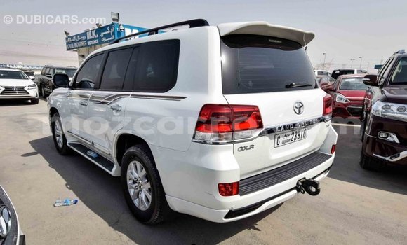 Comprar Importar Toyota Land Cruiser Branco Carro em Import - Dubai em Cabo Delgado Comprar Importar Toyota Land Cruiser Branco Carro em Import - Dubai em Cabo Delgado