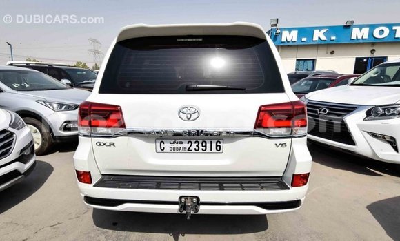 Comprar Importar Toyota Land Cruiser Branco Carro em Import - Dubai em Cabo Delgado Comprar Importar Toyota Land Cruiser Branco Carro em Import - Dubai em Cabo Delgado