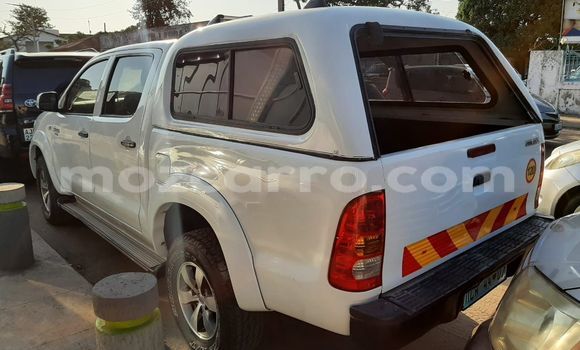 Buy Used Toyota Hilux White Car in Maputo in Maputo Buy Used Toyota Hilux White Car in Maputo in Maputo