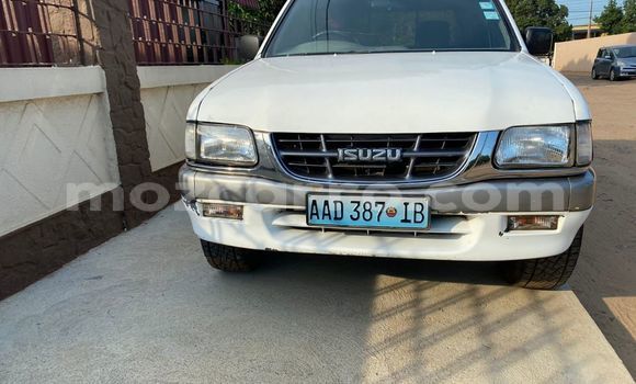 Comprar Usado Isuzu KB Branco Carro em Maputo em Maputo